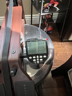 Water Rower Club edition with S4 monitor and optional connected Bluetooth receiver tablet/phone holder. Over $1,400 new. 