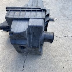 01 VW Eurovan Air Filter Box