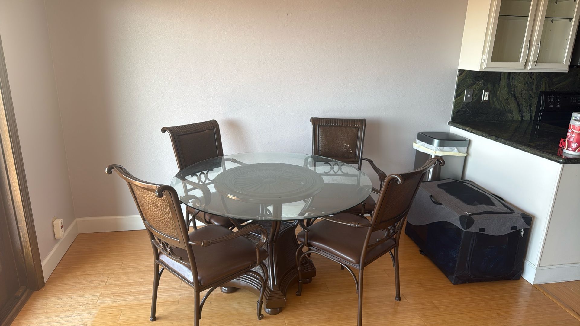 Dining Table + Chairs. Pick Up Only!!