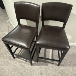 🪑 2 Wooden Bar Stools – Only $10 for Both!