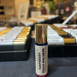 🍑 Raspberry Peach Macaron Perfume Oil – Sweet & Fruity Delight! 🍑 Pure Perfume Oil | Made in USA 🇺🇸  ✨ Description: Treat yourself to the deliciou