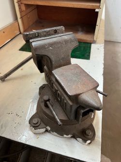 Old vise