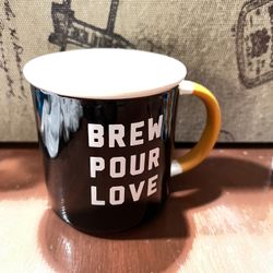 STARBUCKS LIMITED EDITION BREW POUR LOVE BLACK COFFEE MUG FALL 2018