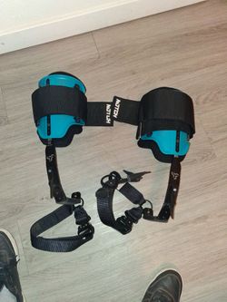Steel climbers notch