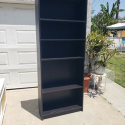 Ikea Bookshelf With Adjustable Shelving 