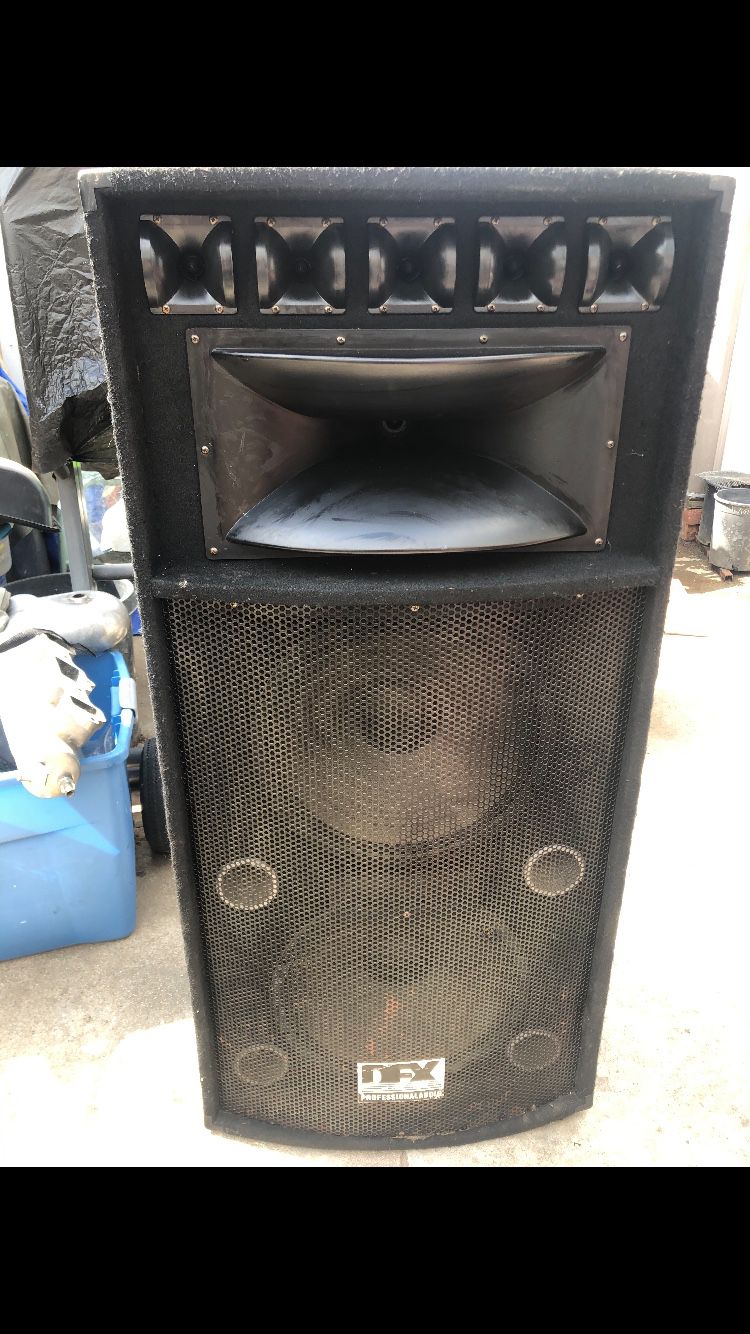 $150, 2DFX speakers (last photo has all the info)