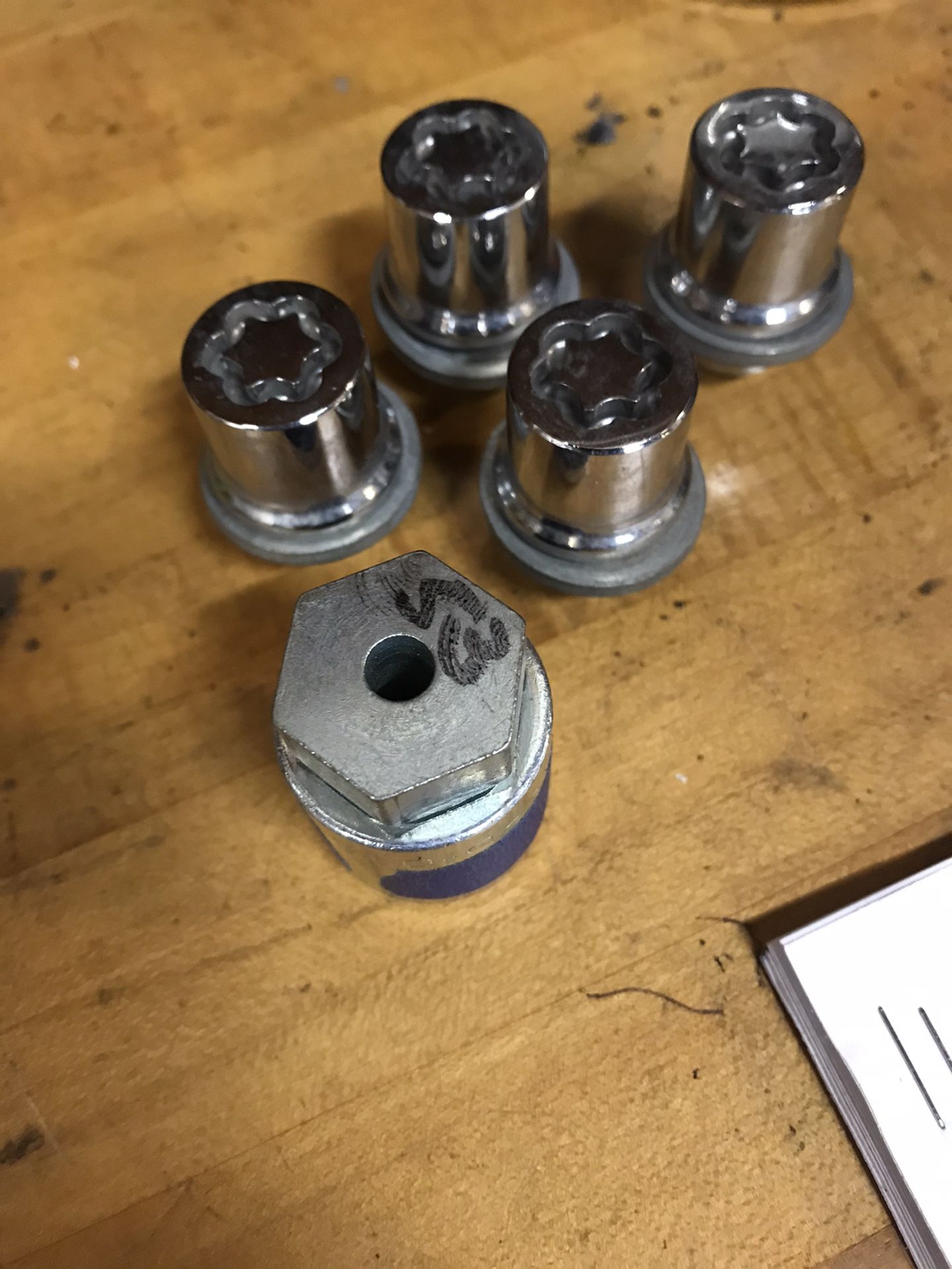 Toyota wheel lock lug nuts