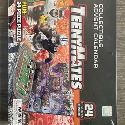 NEW TeenyMates NFL Football Collectible 24 Figure Advent Calendar