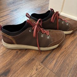 Excellent Condition LL bean Vista low Hikers