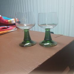 Two Ramone Wine Glass