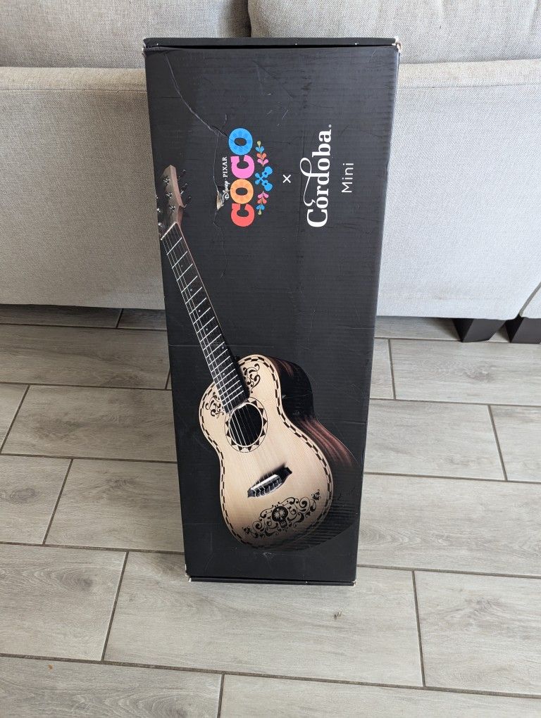 Coco Cordoba Mini Guitar 