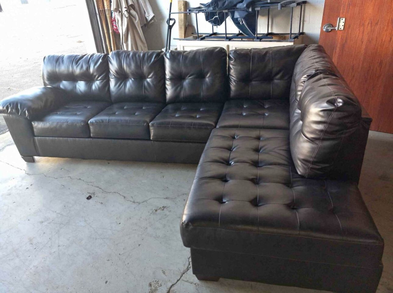L Shaped Leather Sectional Couch W/ Ottoman
