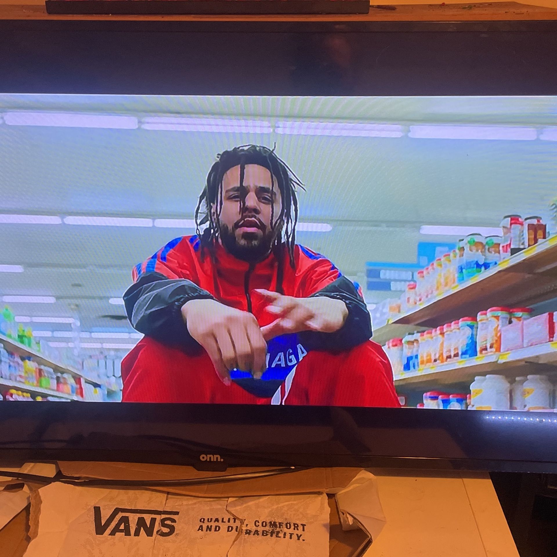 Onn 42 Inch Roku Tv 100$