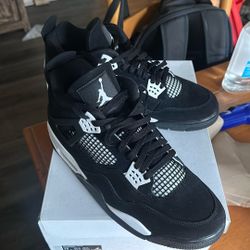 Jordan 4 Retro  Size 13 
