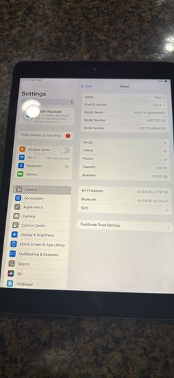 Apple ipad 7 th gen 128 gb wifi 10.2 screen size like new 