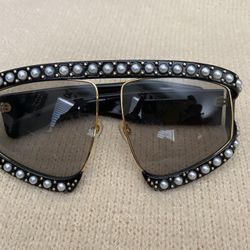 GUCCI  SUNGLASSES 