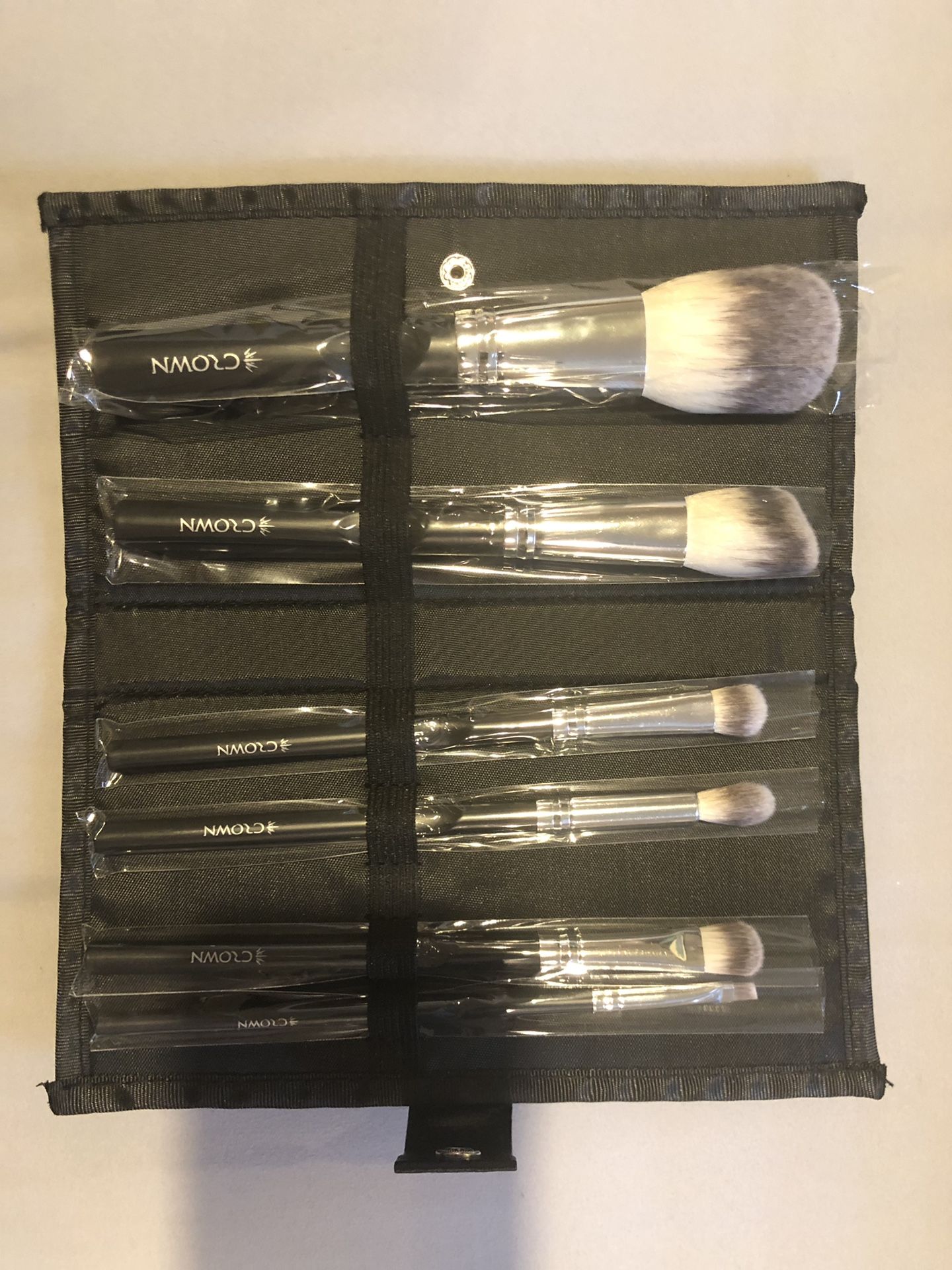 6 Piece Crown Makeup Brush Set