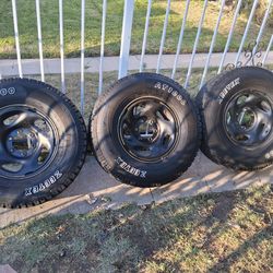New conditions 16" Tires in Toyota Tundra Wheels