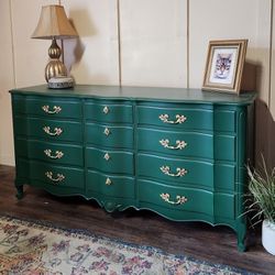 French Provincial  Nine Drawer Dresser solid wood for Bedroom Furniture dining room credenza Green