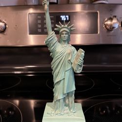 Statue of Liberty 10 inches tall