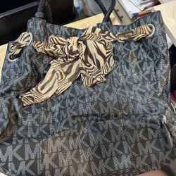 Black Tote Bag With Scarf