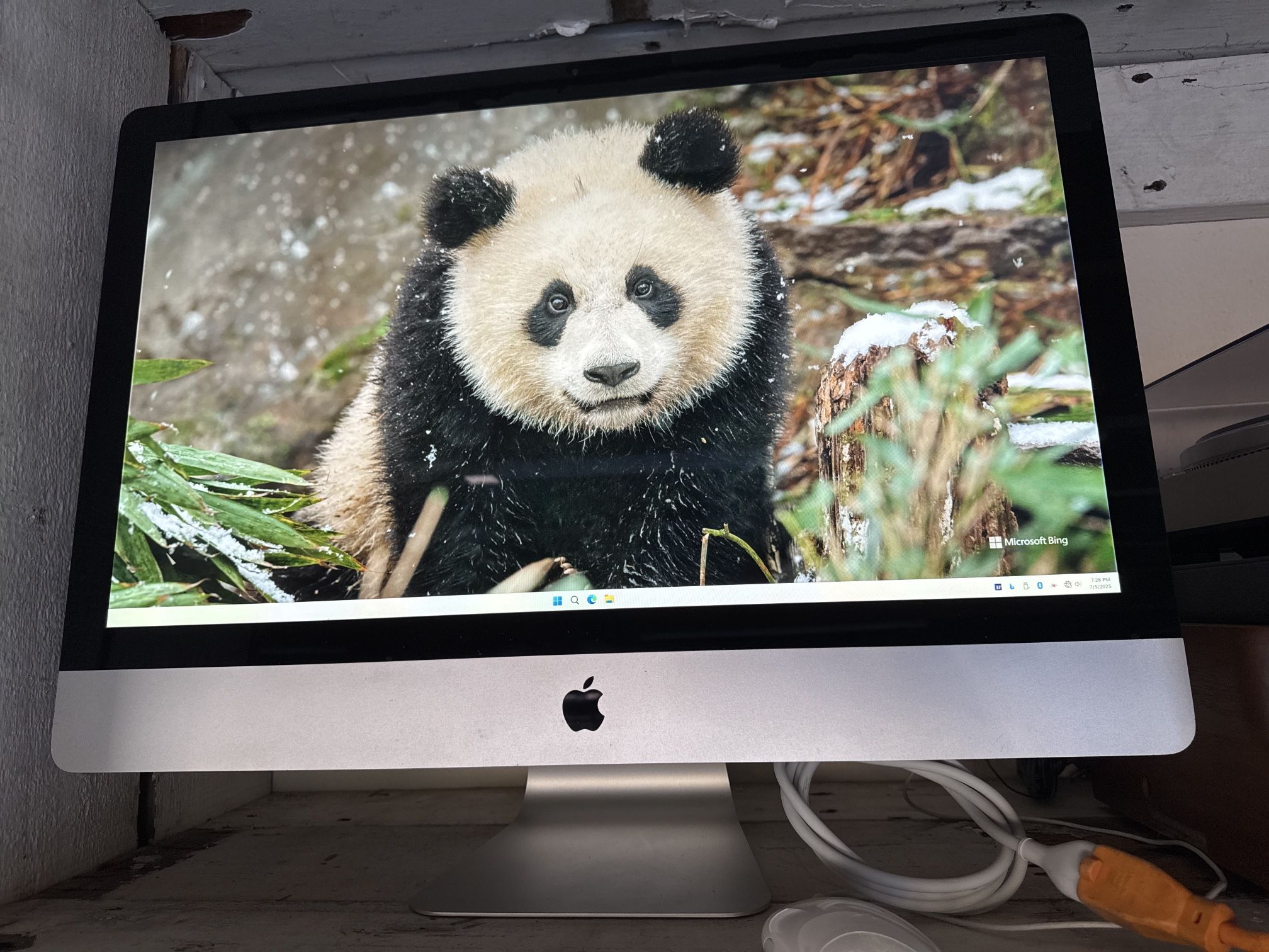 Apple iMac 27” (2010) | Intel i5 | SSD | Windows Installed | Works Great!