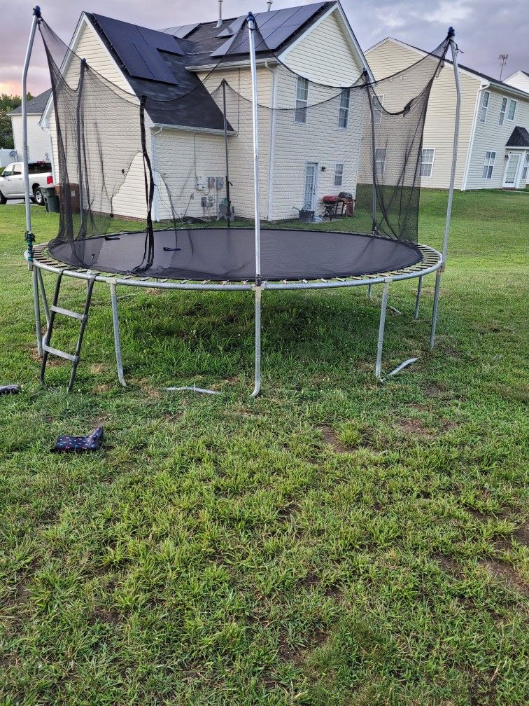14 ' Trampoline