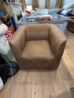 Swivel Barrel Chair; Compact Accent Chair
