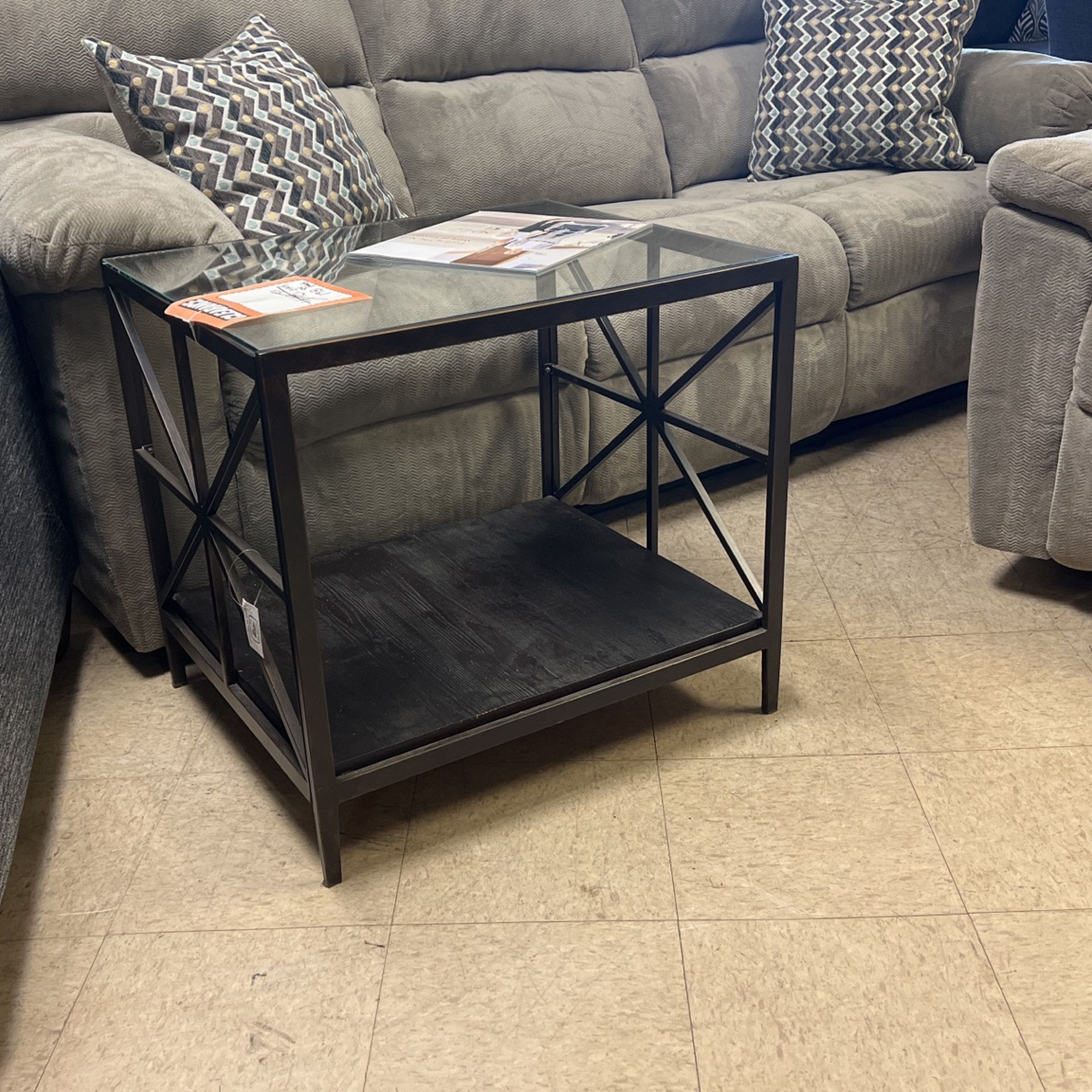 Brand new end table $150