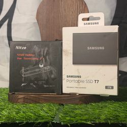 Samsung Portable SSD T7 1TB with Nitze Holder