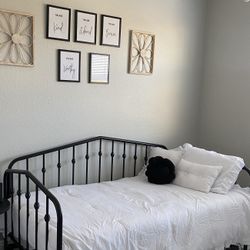 X2 Twin Trundle Day Bed