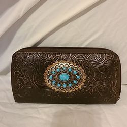 EUC Justin Boots Brown Leather Tooled Turquoise Concho Western Wallet Clutch Rodeo Cowgirl 