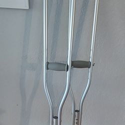  Adjustable Crutches 