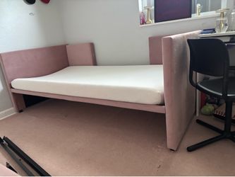 Light pink velvet daybed with mattress