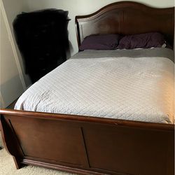 Queen Sleigh Bed  *Frame Only 