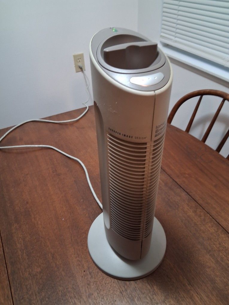 SHARPER IMAGE IONIC BREEZE MODEL S1697 BARELY USED