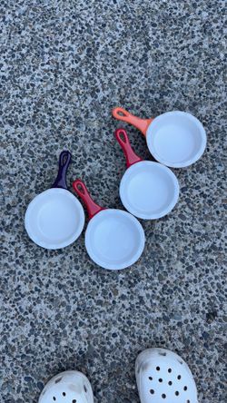 Small ceramic skillets
