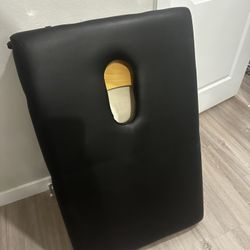Massage Table 