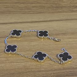 Vc&A Four leaf clover bracelet black onyx