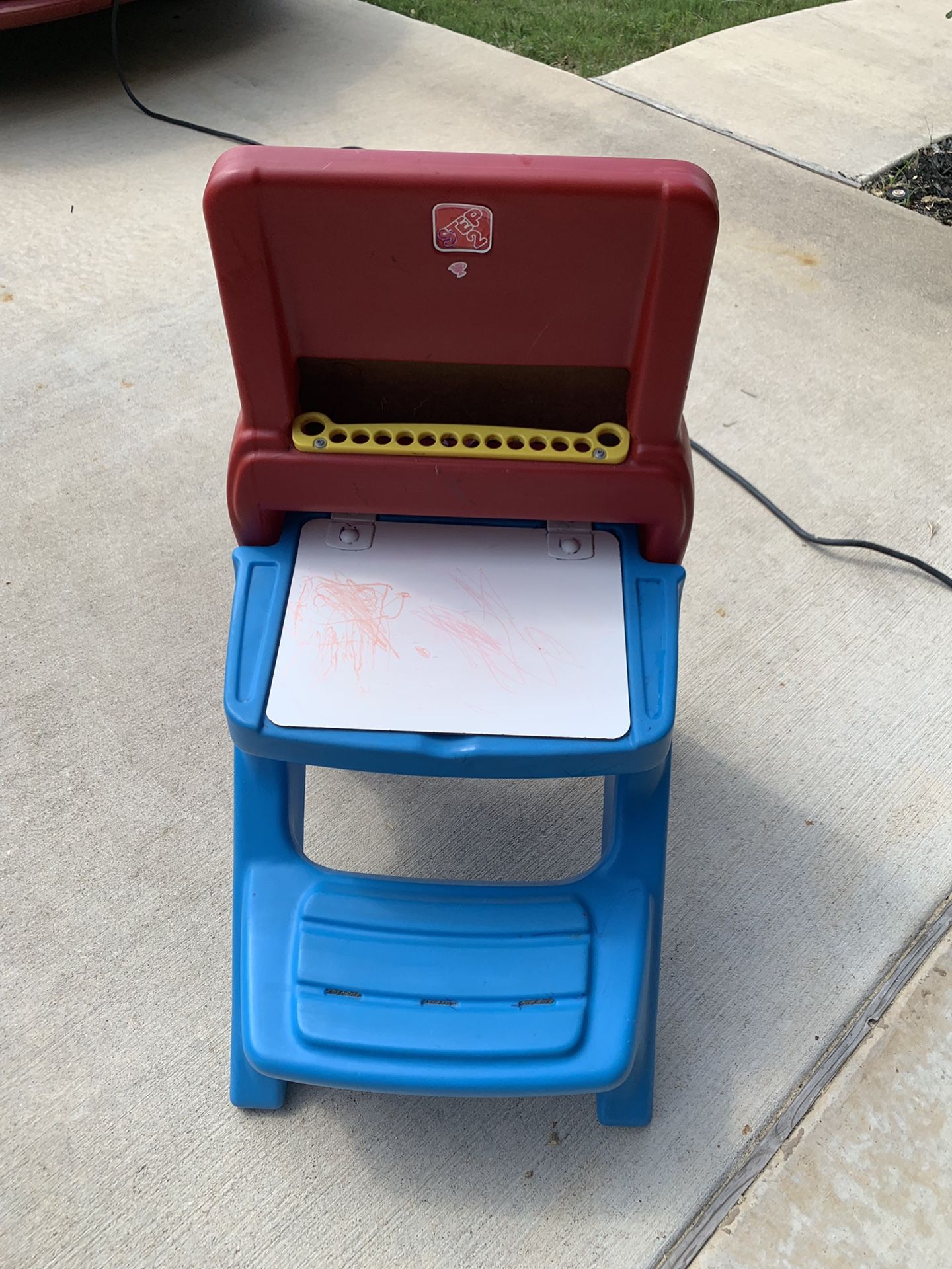 Kids desk