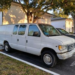 2000 Ford E150 