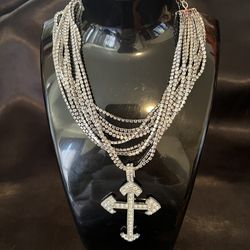Silver Fashion Rhinestone Blinged Cross Necklace/Choker