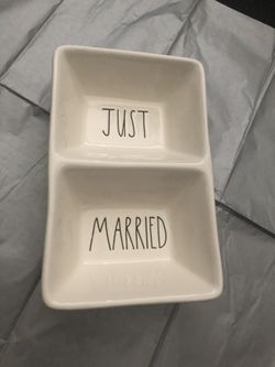 Just married Rae DUNN trinket