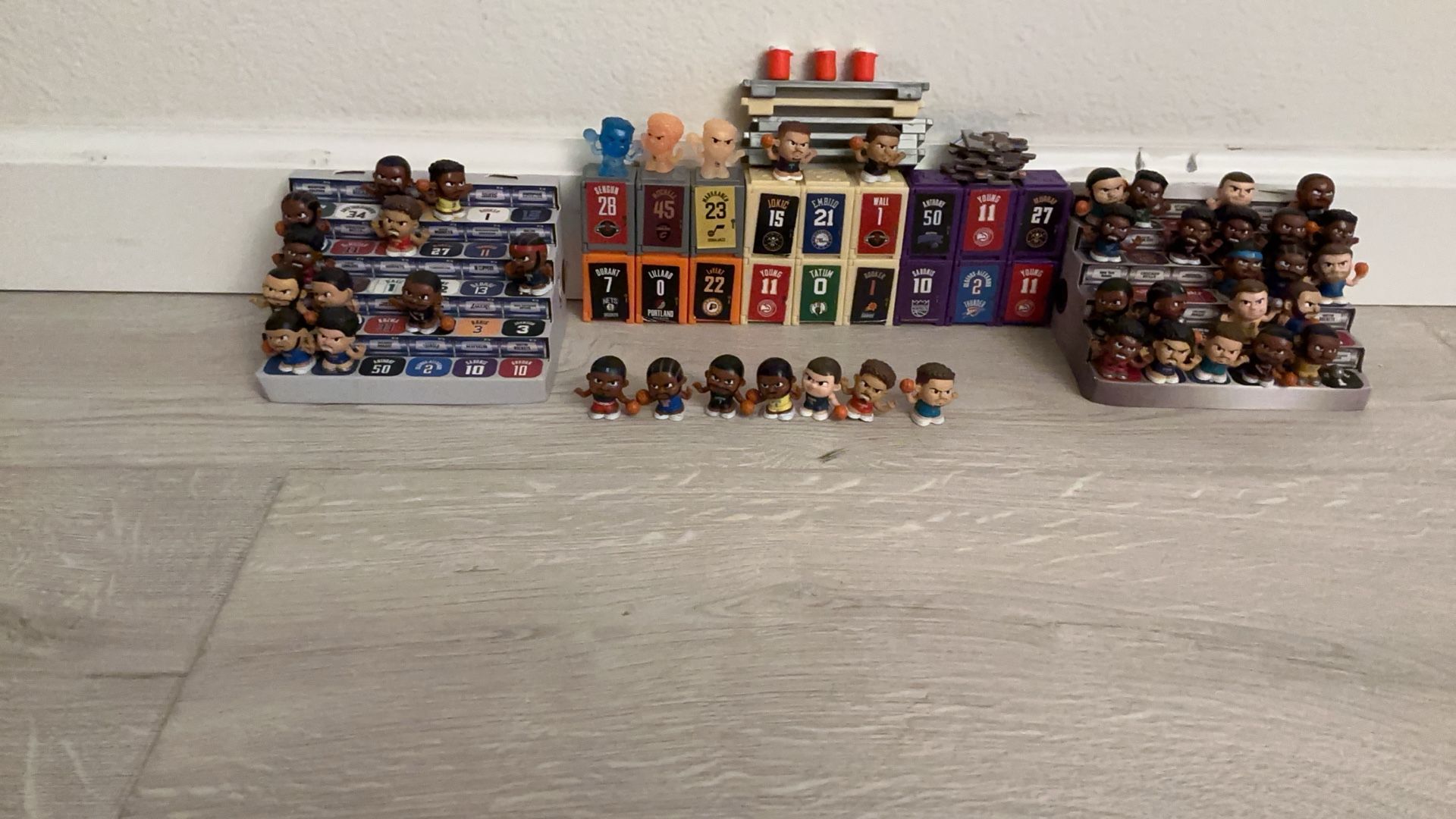 π NBA TeenyMates Lot β Glow Rares, Bench, Lockers, Puzzle, & More!