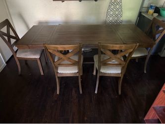 Dining table with 2 leafs and bench
