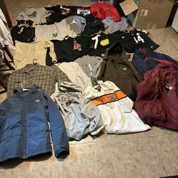 Men’s Clothing Lot Carhartt, True Religion 