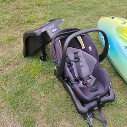 Car seat with extra base