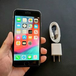 iPhone 6 - UNLOCKED - Like New 