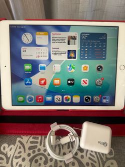 Apple iPad 8 gen 32gb screen 10.2” iOS 26.7