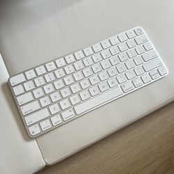 Apple Keyboard TouchID